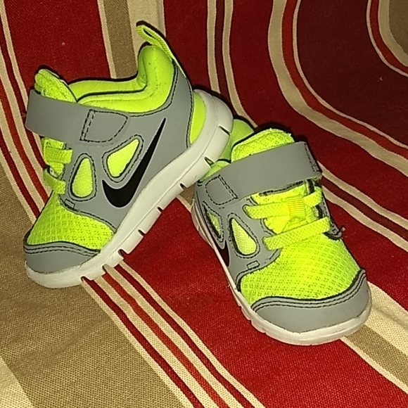 infant size 5 nike trainers